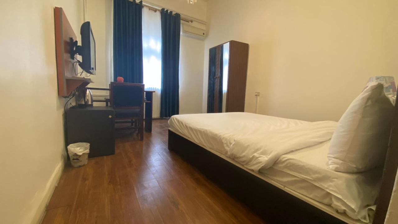 New Park Hotel Amman Bagian luar foto